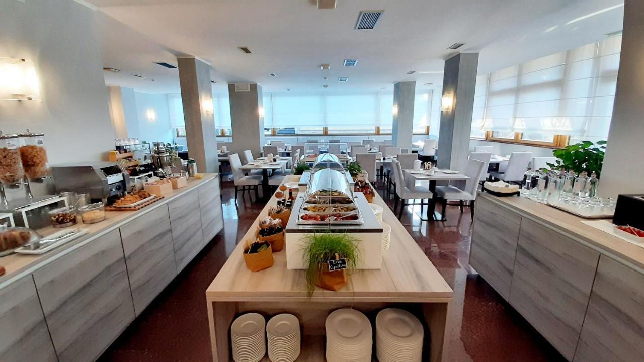 Hotel & Wellness Fra I Pini Lignano Sabbiadoro Exterior photo